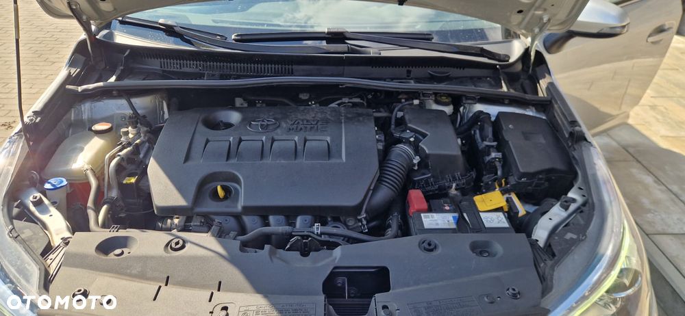 Toyota Avensis Touring Sports 1.8 Comfort - 18