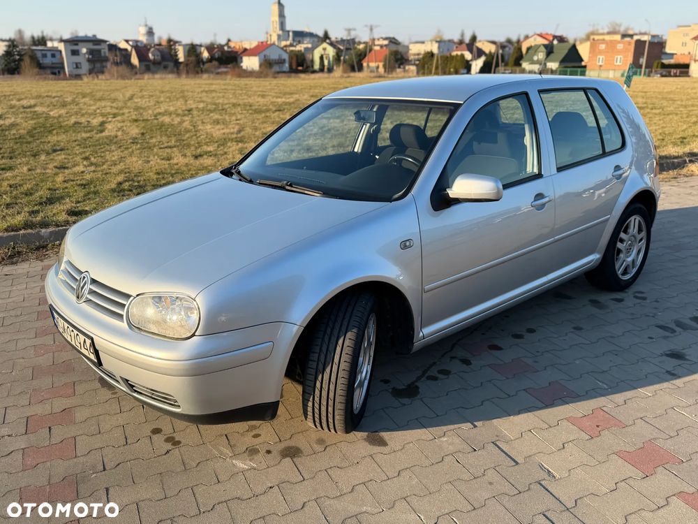 Volkswagen Golf - 2