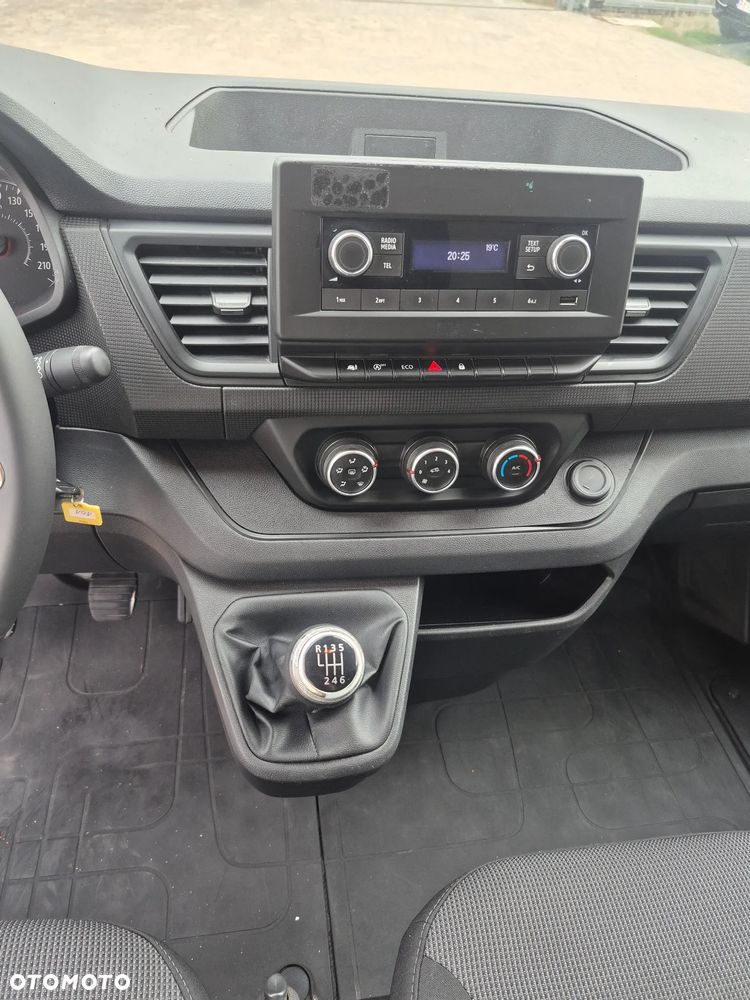 Renault Trafic - 12