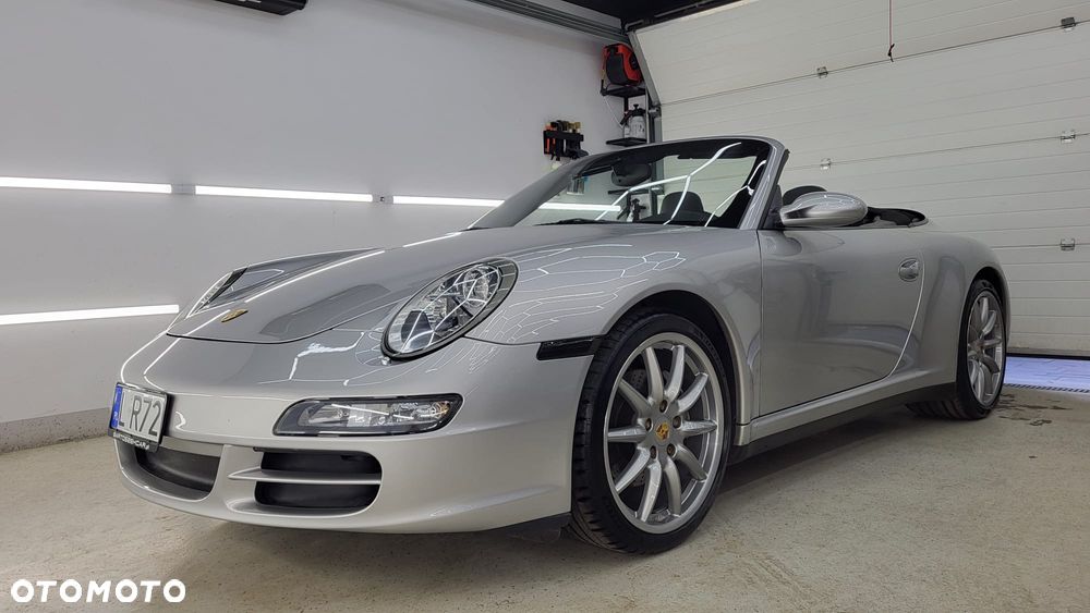 Porsche 911 Carrera 4 - 10