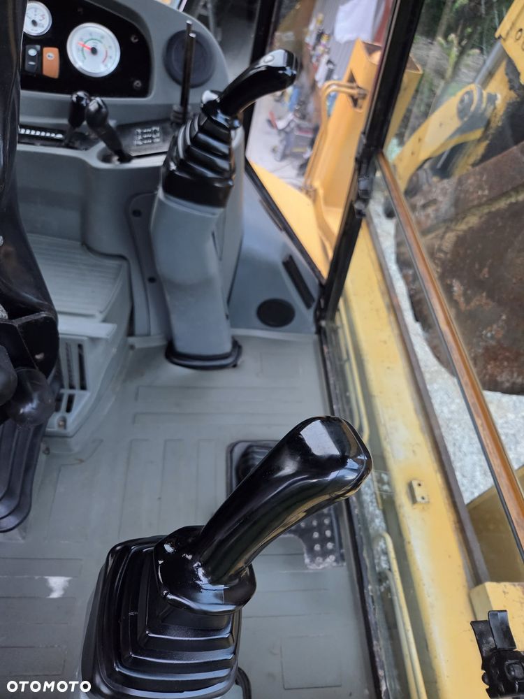Caterpillar CAT 432D - 19