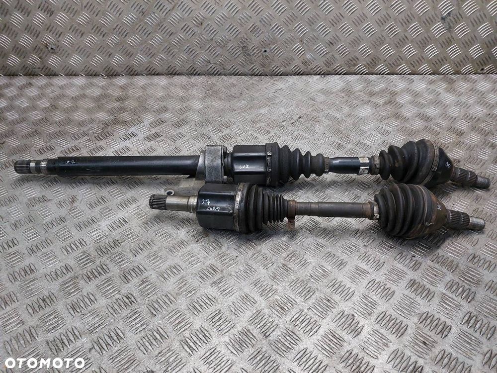 PÓŁOŚ LEWY PRZÓD + PRAWY PRZÓD AUTOMAT FIAT CROMA II 1.9 JTD 55184512 - 1