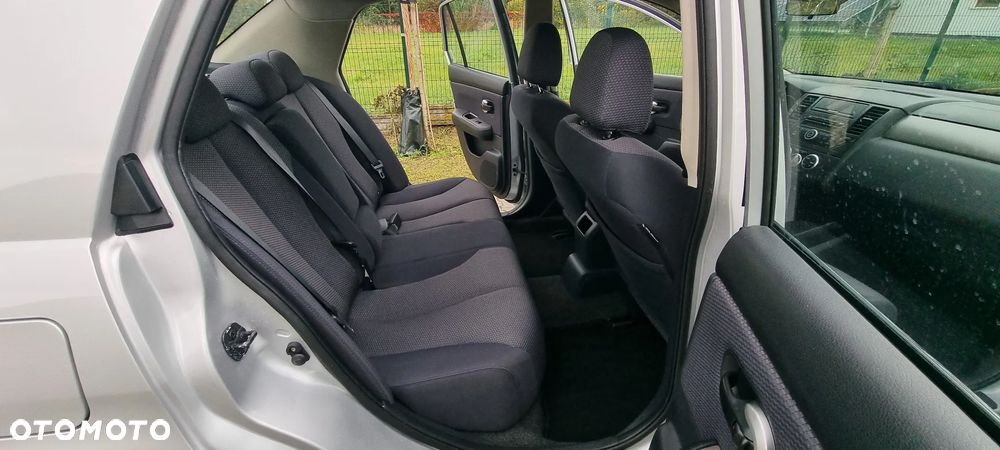 Nissan Tiida 1.6 acenta - 16