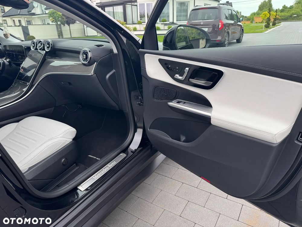 Mercedes-Benz GLC - 25