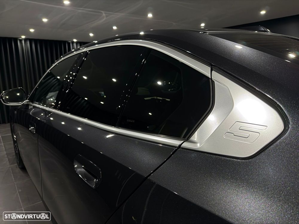 BMW i5 eDrive40 Pack Desportivo M - 14