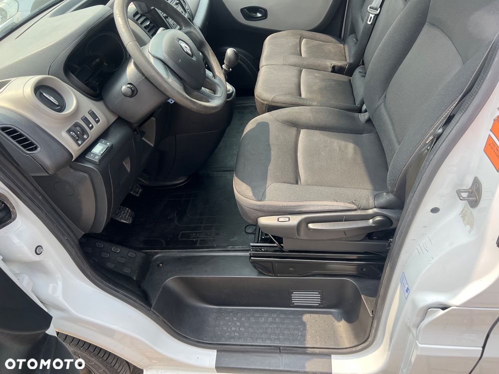 Renault Trafic - 12