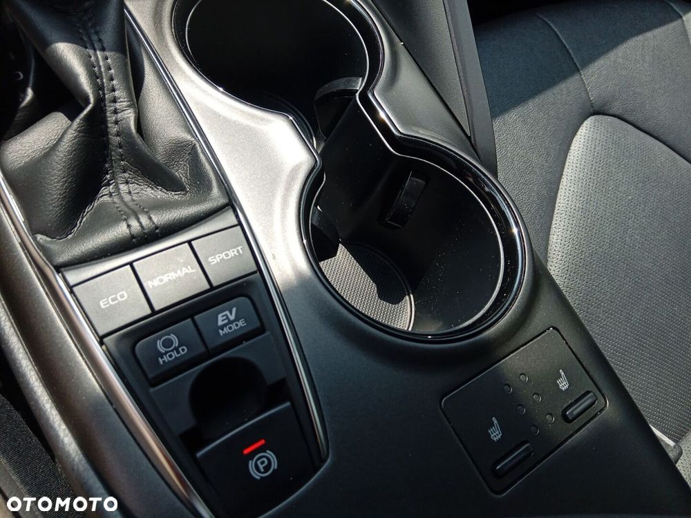 Toyota Camry - 19