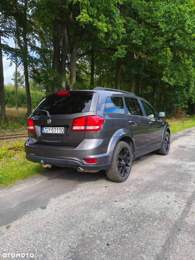 Fiat Freemont 2.0 Multijet Black Code AWD - 3
