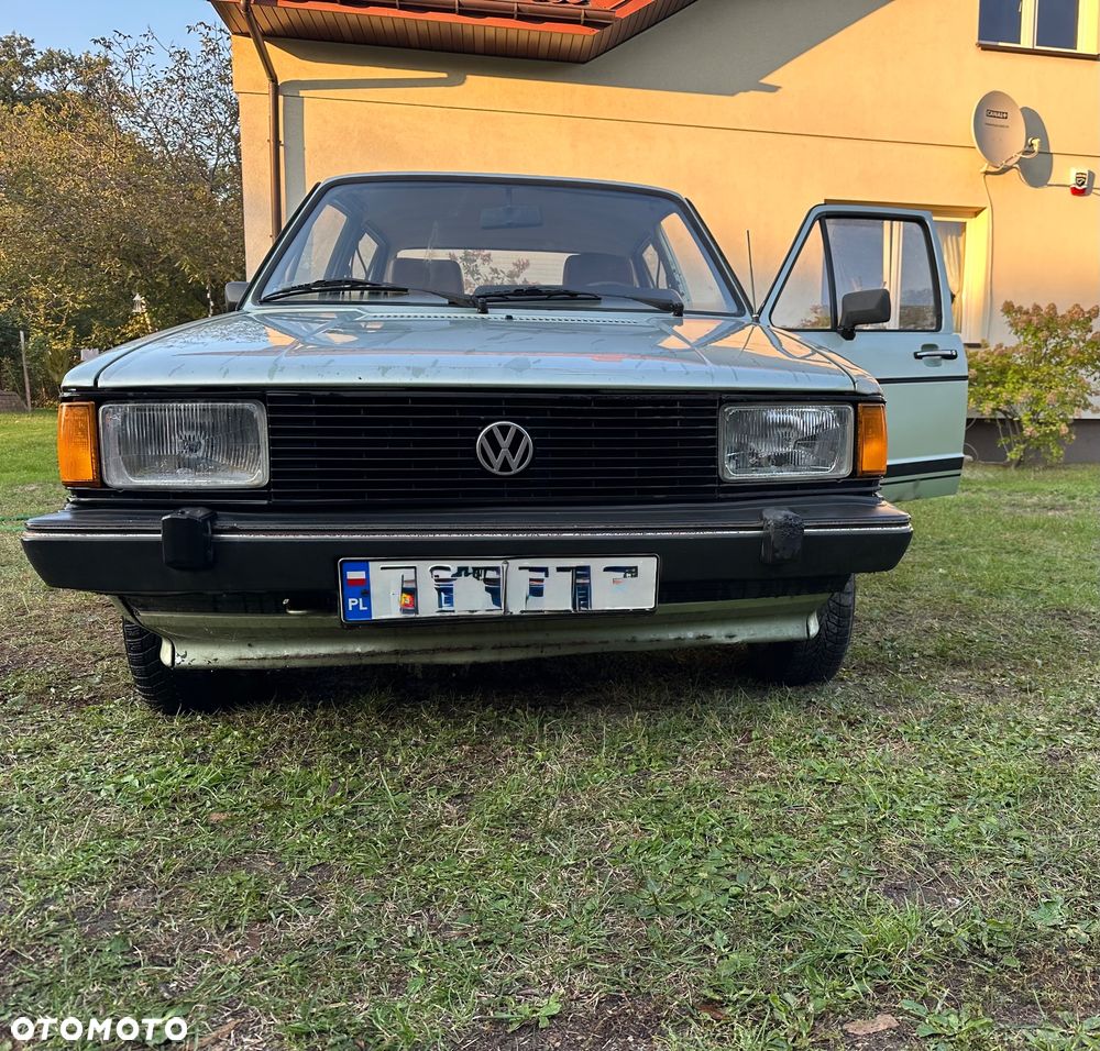 Volkswagen Jetta - 1