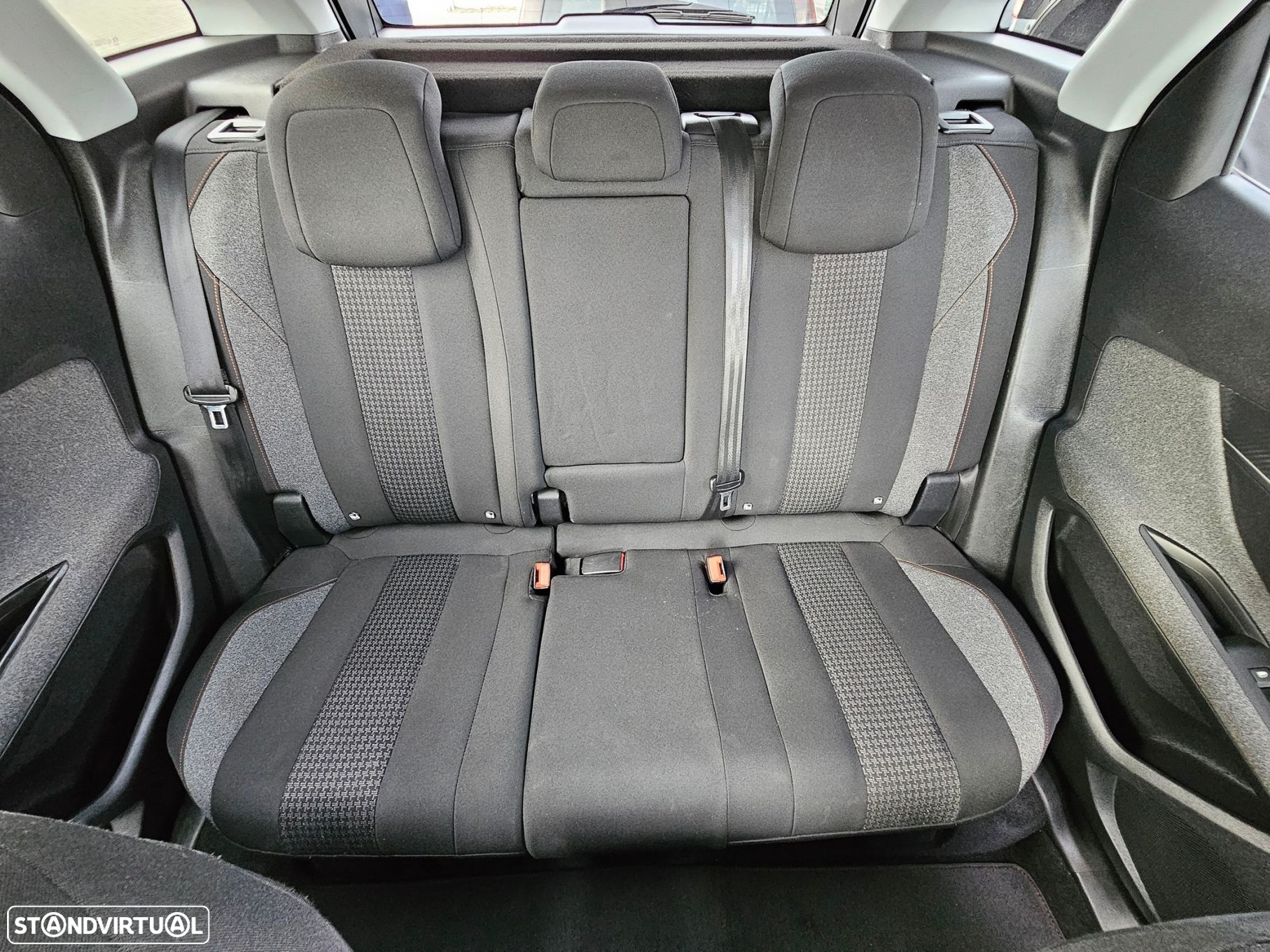 Peugeot 3008 1.5 BlueHDi Active Pack EAT8 - 18