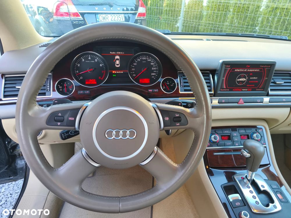 Audi A8 4.2 Quattro - 32