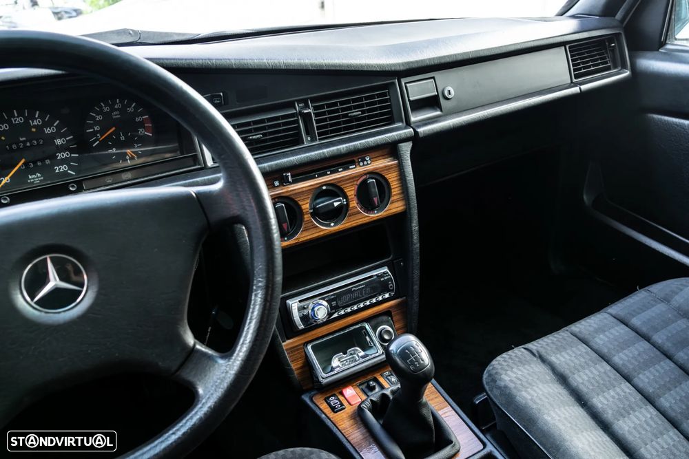 Mercedes-Benz W201 (1982-1993) 190 E 1.8 - 26