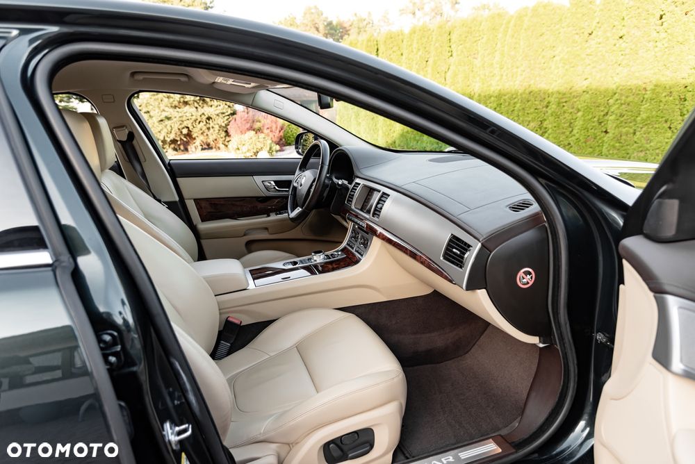 Jaguar XF 3.0 V6 Kompressor AWD - 25