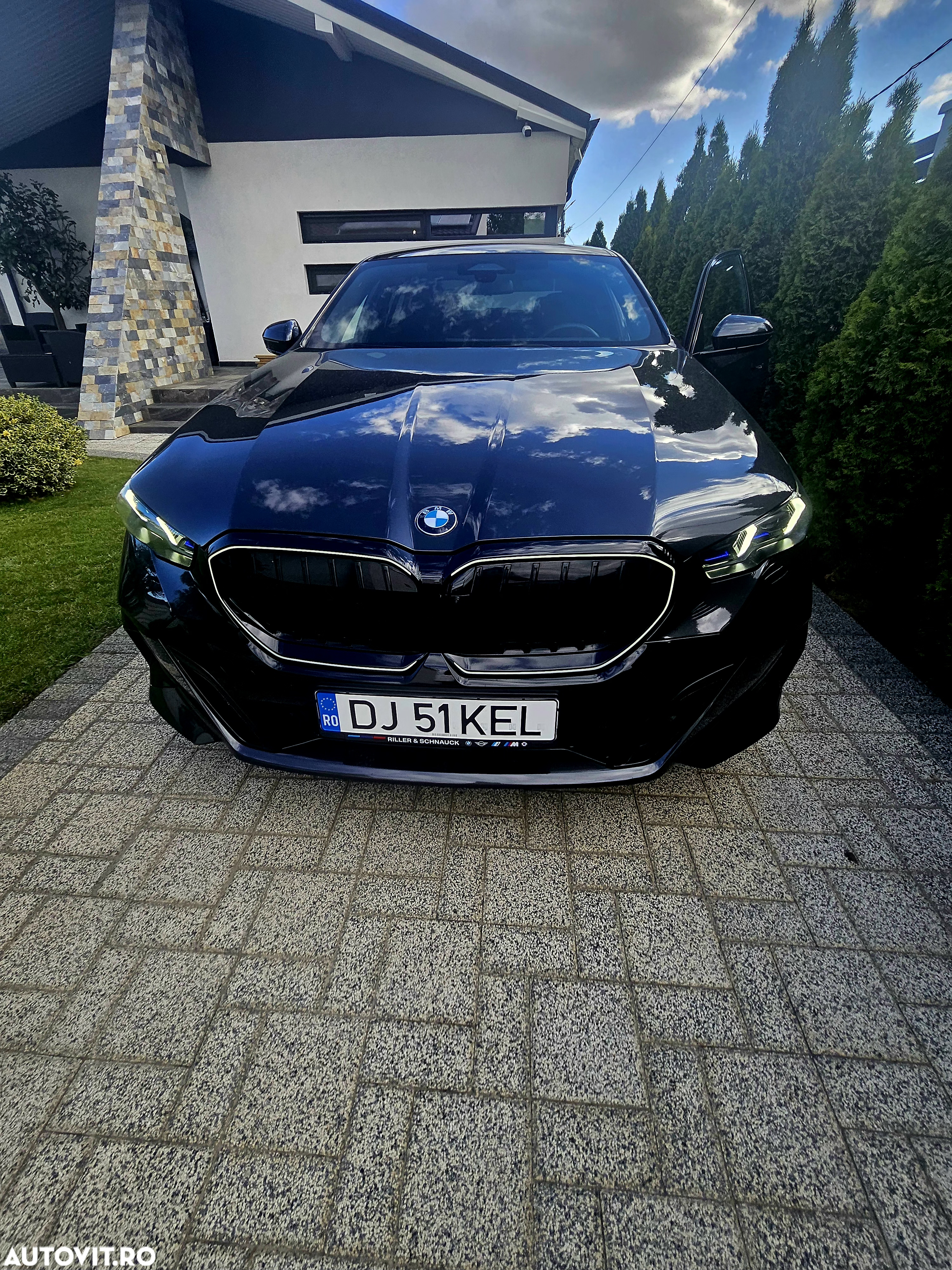 BMW Seria 5 520d xDrive AT MHEV - 2
