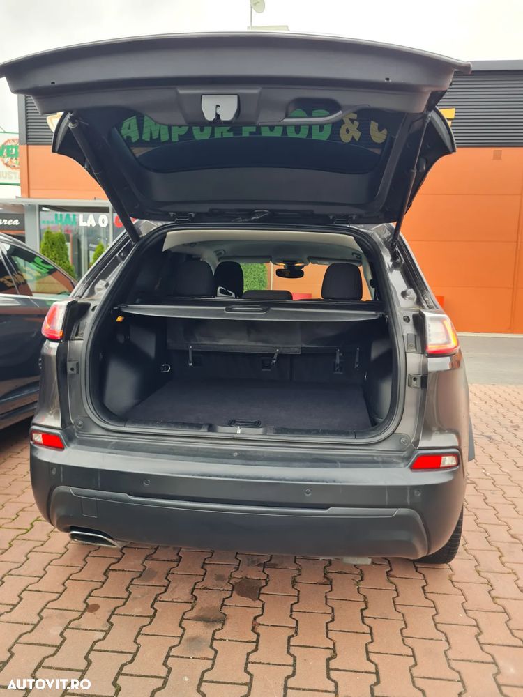 Jeep Cherokee - 5
