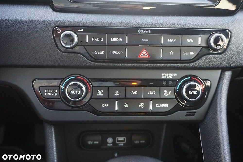 Kia Niro 1.6 GDI Hybrid L - 16