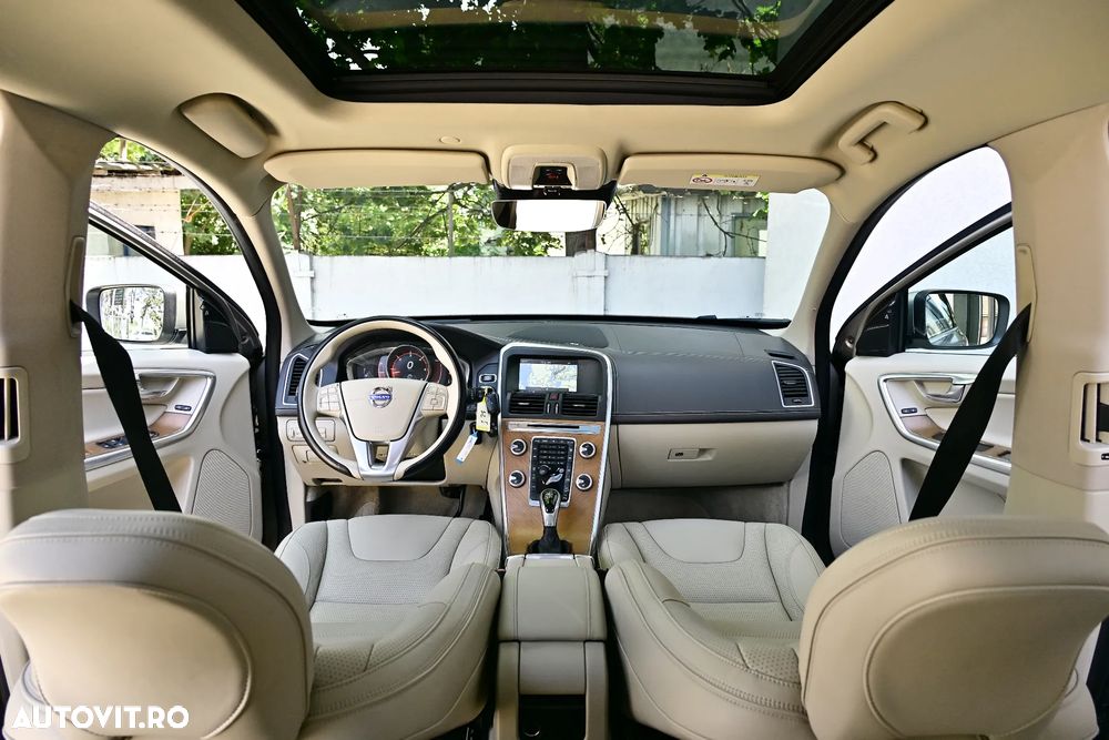 Volvo XC 60 D5 AWD Geartronic Summum - 8