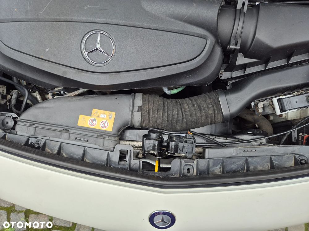 Mercedes-Benz Klasa A 180 AMG Line - 31