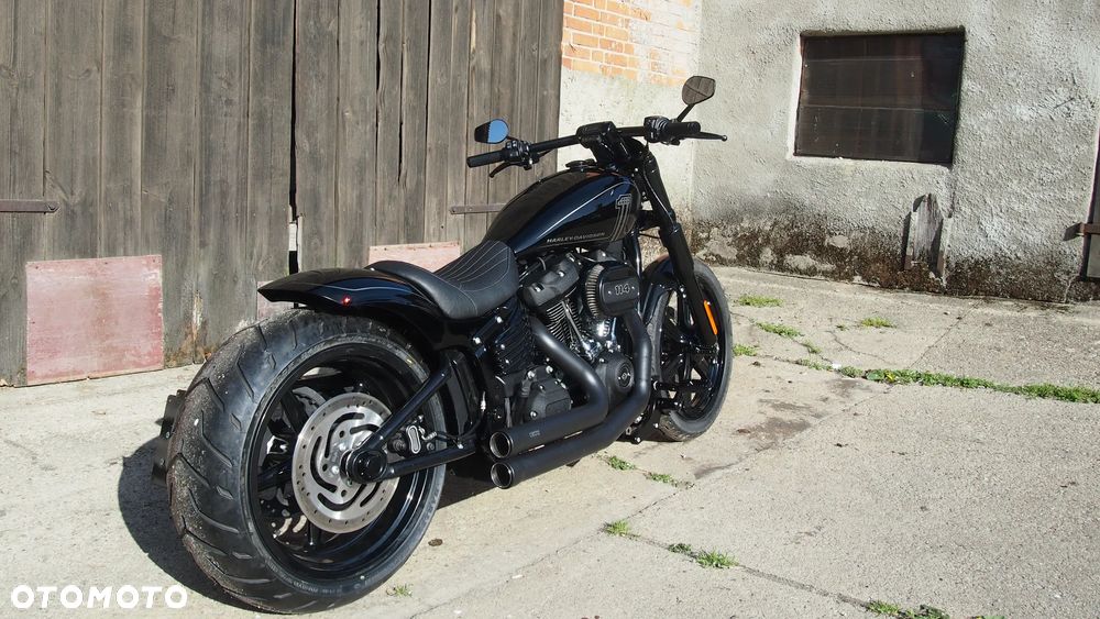 Harley-Davidson Softail Street Bob - 25