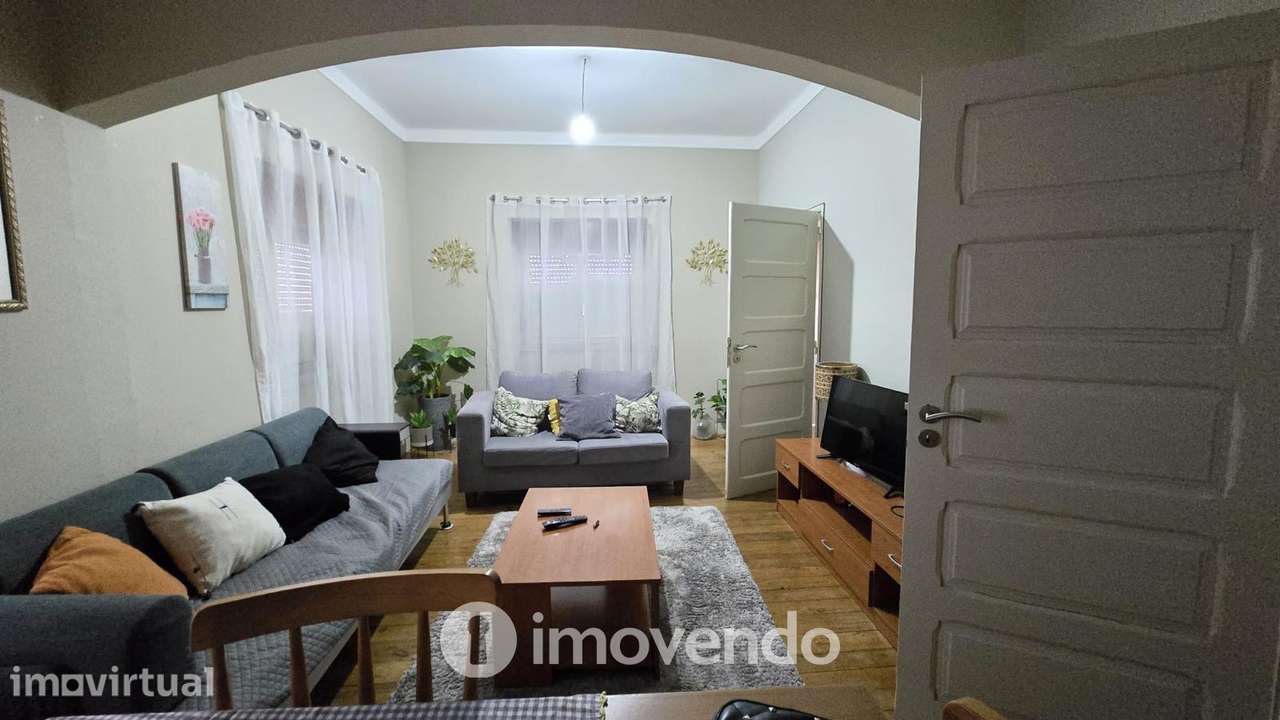 Prédio urbano, com três T4 e garagem, em Asseiceira, Tomar - Grande imagem: 4/28