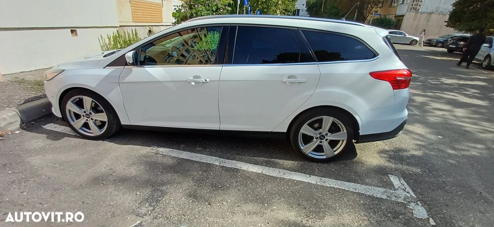 Ford Focus 2.0 TDCI Powershift Titanium - 10
