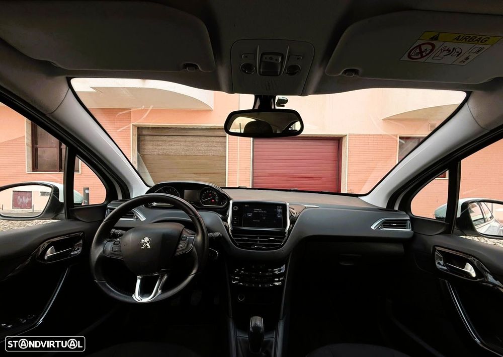 Peugeot 208 1.2 VTi Allure - 16