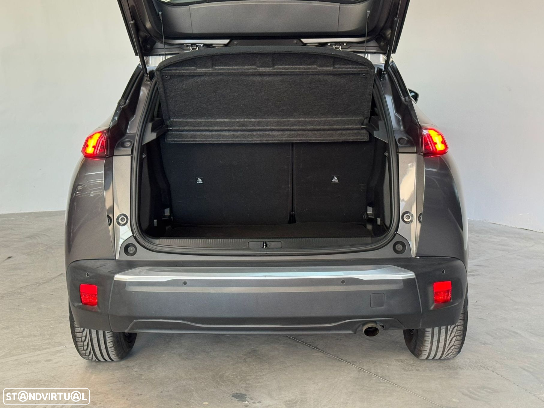 Peugeot 2008 1.2 PureTech Active - 19