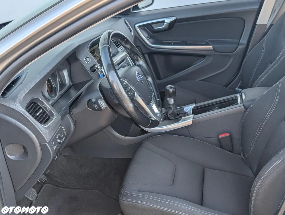 Volvo S60 T4 Momentum - 18