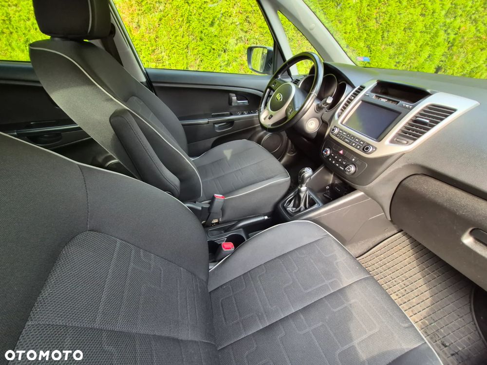 Kia Venga - 7