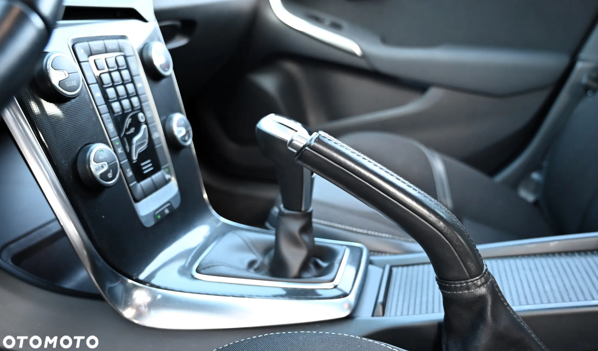 Volvo V40 - 25