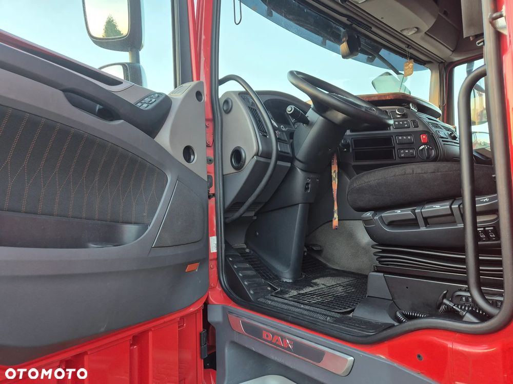 DAF XF - 10