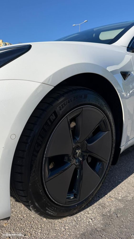 Tesla Model 3 Standard Range Plus RWD - 4