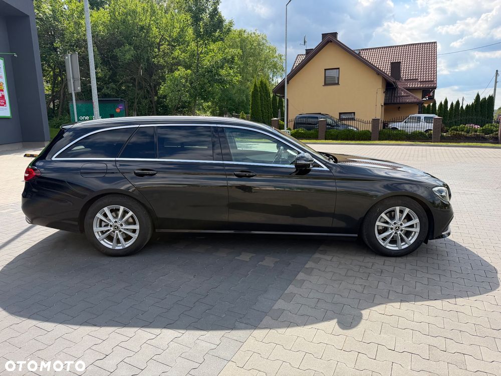 Mercedes-Benz Klasa E 220 d 9G-TRONIC Avantgarde - 4