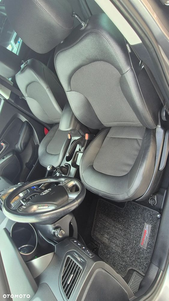 Hyundai ix35 2.0 GDI Premium 2WD - 19