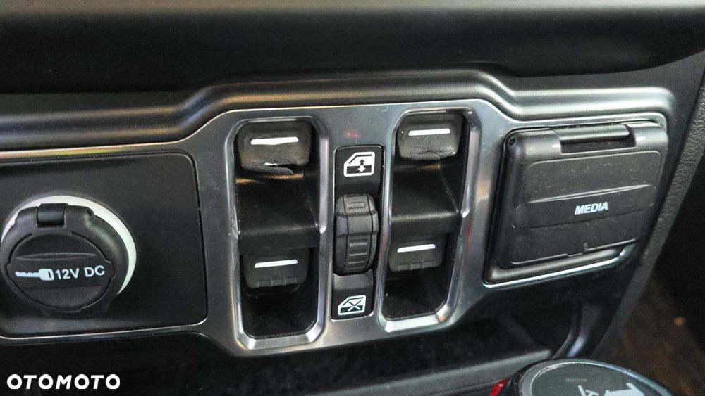 Jeep Wrangler - 10