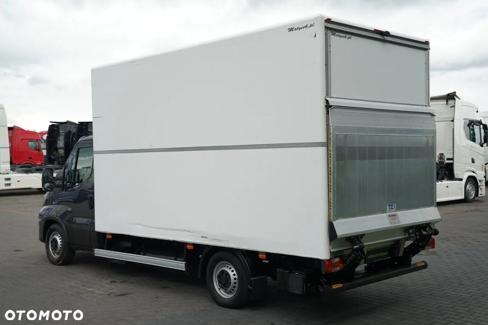 Iveco DAILY 35-NP / CNG /  KONTENER 4,3 m  / WINDA PALFINGER  / SPROWADZONY - 6