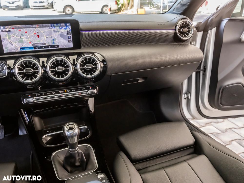 Mercedes-Benz CLA 180 Progressive - 19