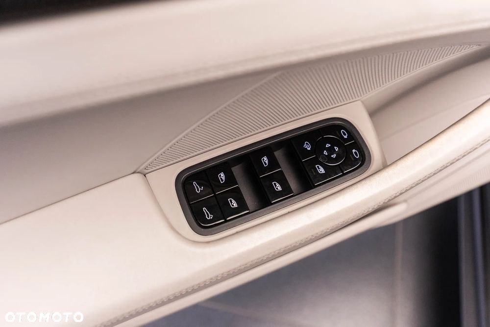 Porsche Panamera 4S - 26