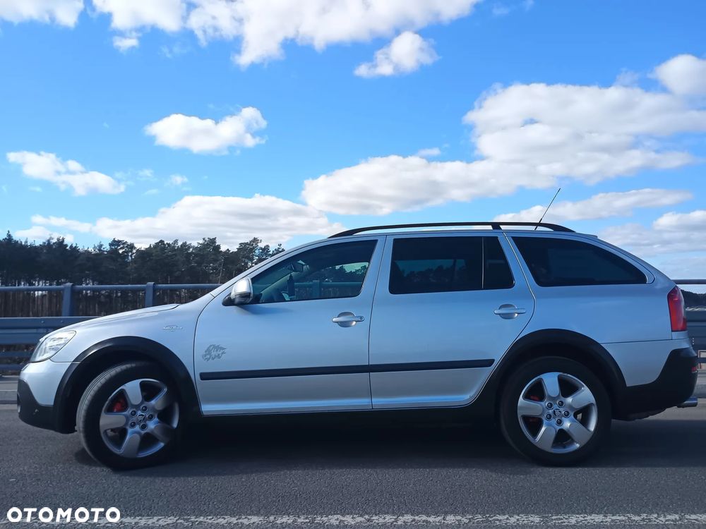 Skoda Octavia 2.0 TDI DPF 4x4 L&K - 8