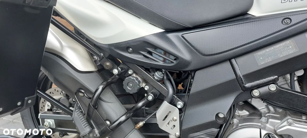 Suzuki V-STROM - 30