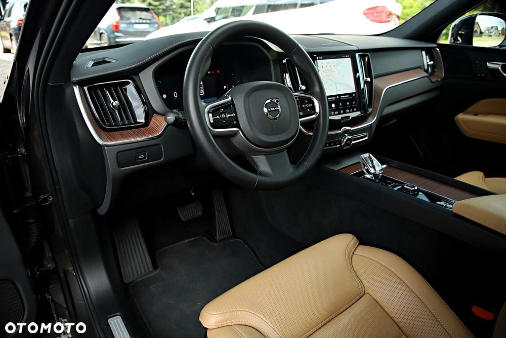 Volvo XC 60 B5 D AWD Ultimate Bright - 16