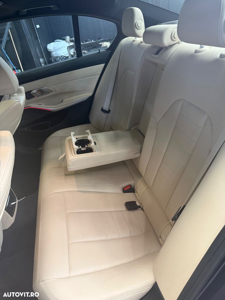 BMW Seria 3 318i Aut. M Sport - 9