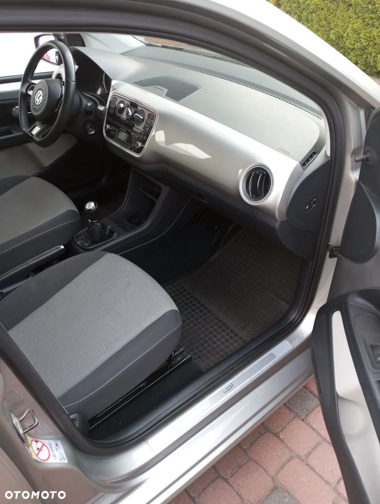 Volkswagen up! cheer - 11