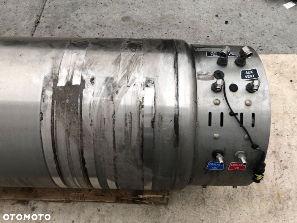 ZBIORNIK PALIWA GAZU LNG  SCANIA L,P,G,R,S - series 2016 - 2022 R410 302 kW [411 KM] 8x4/4 2017 - 6