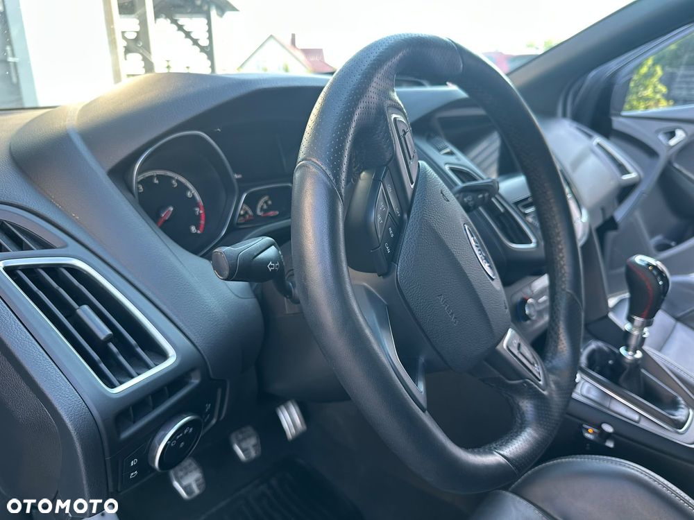 Ford Focus 2.0 EcoBoost ST mit Leder-Sport-Paket - 20