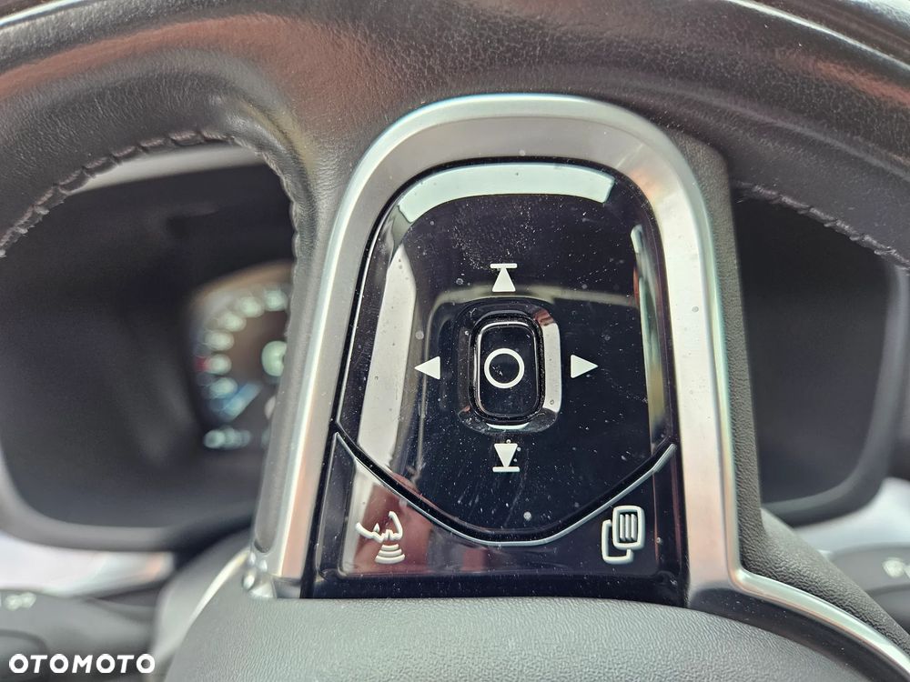 Volvo V60 D4 Momentum Pro - 17