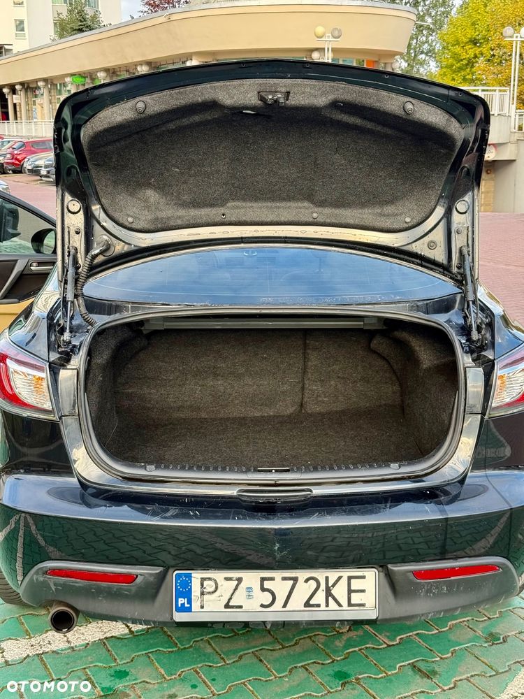 Mazda 3 2.0 Exclusive + - 14