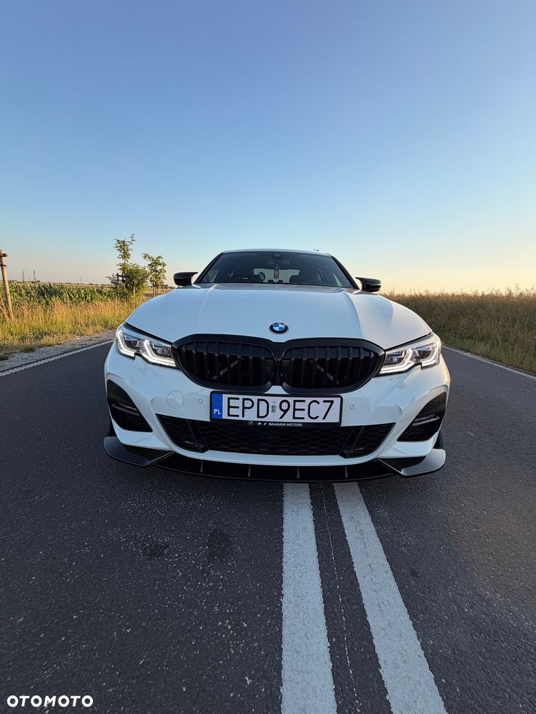 BMW Seria 3 330i xDrive M Sport - 9