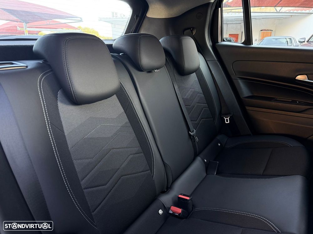 Jeep Avenger 1.2 e-Hybrid Longitude DCT - 10