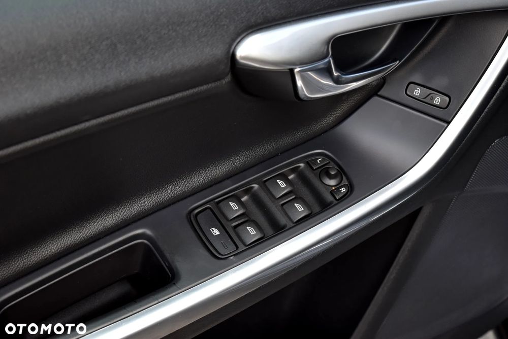 Volvo V60 D2 Drive-E Kinetic - 19